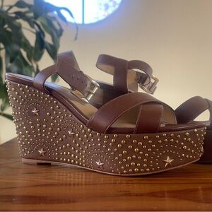 Plataform unique sandals!